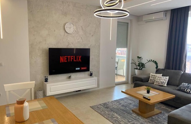 Luxurious Apartment - About 1km from City Center