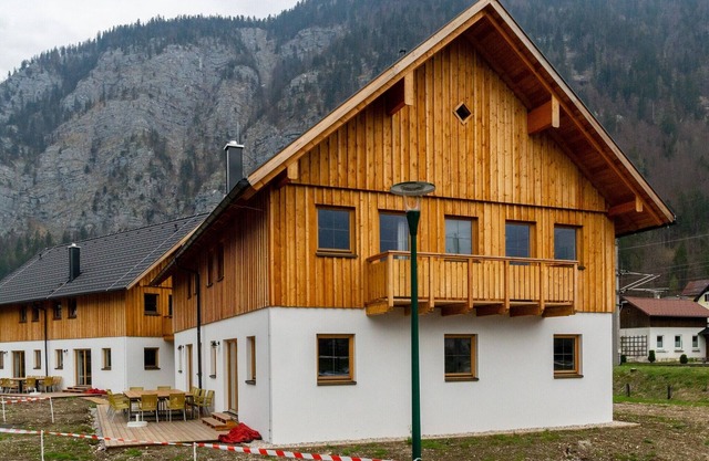 Luxurious Chalet in Obertraun with Pool
