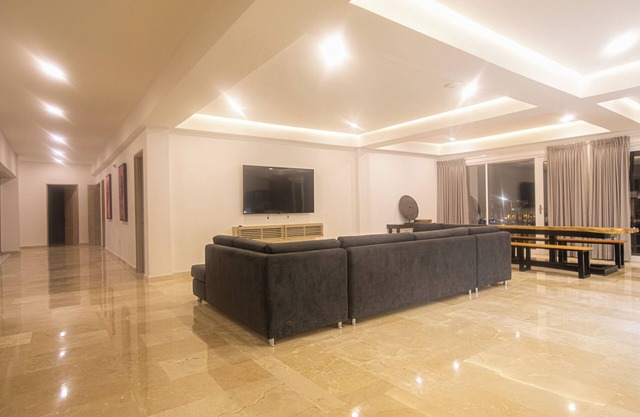 Luxurious Escape in Cartagena Old City: Amazing Views of the Iconic Clock Tower