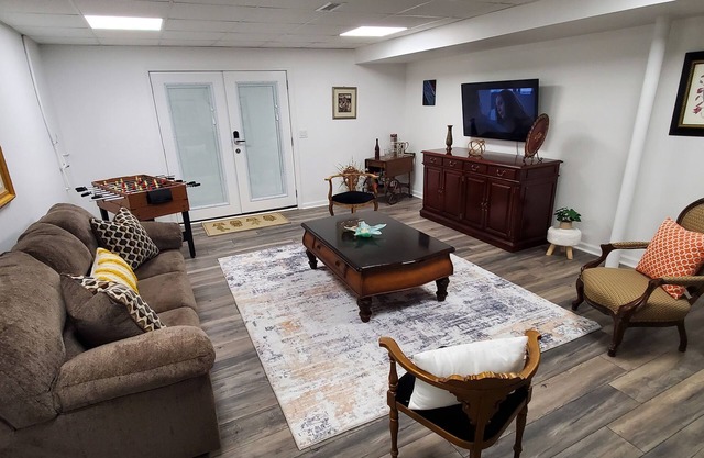 Luxurious Hideaway minutes away from downtownWoodstock, KSU, Town Center Mall