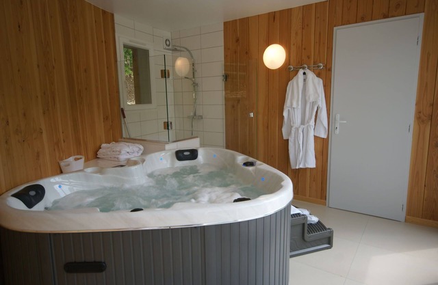 Luxurious Holiday Home in Delain with bubble bath