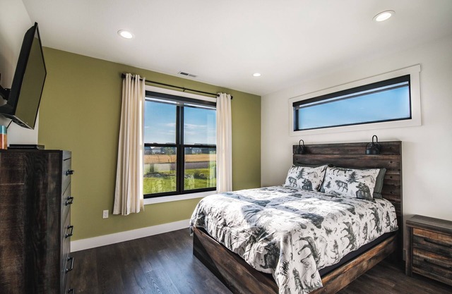 Luxurious Home in Red Lodge MT, Golf Course Retreat with Stunning Mountain Views