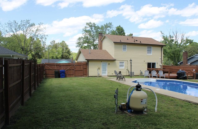 Luxurious Home w/Shared Backyard Pool & Spa
