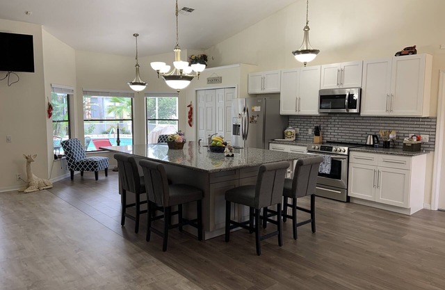 Luxurious Home with Pool in The Estates