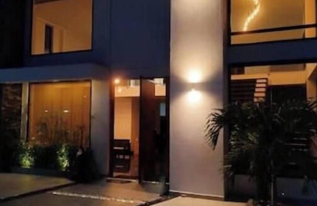 Luxurious house in condominium