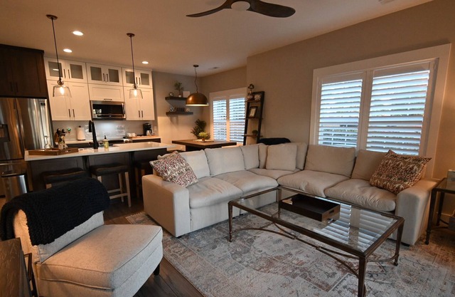 Luxurious Life on the Green - Newly Renovated