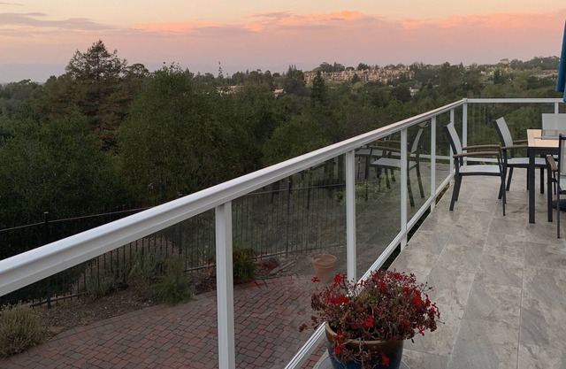 Luxurious Los Altos Hills home with stunning views