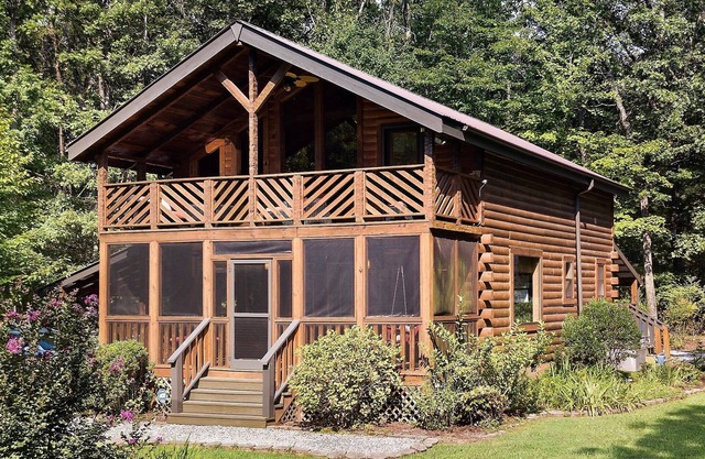 Luxurious Mountain Cabin in Monteagle Near Sewanee with Private Pond