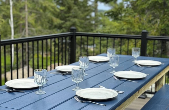 Luxurious newly renovated lake home on Rainy Lake's Gold Shores!