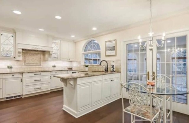 Luxurious, Serene Historic Mansion 7 bd/3.5ba