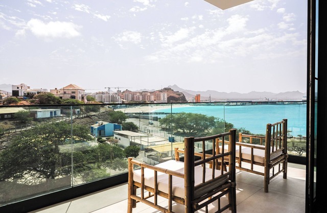 Luxurious three-room apartment fully equipped with sea and beach view.