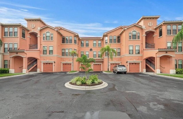 Luxurious two bedroom condo in Clearwater