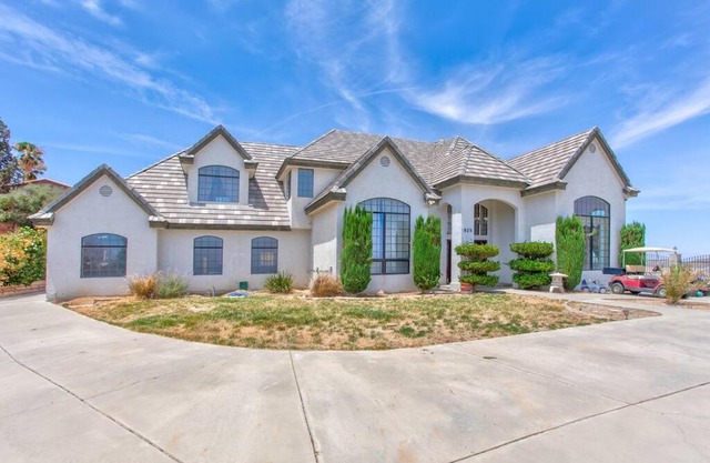 LUXURIOUS VILLA FOR BEST VACATIONS AND MEMORIES