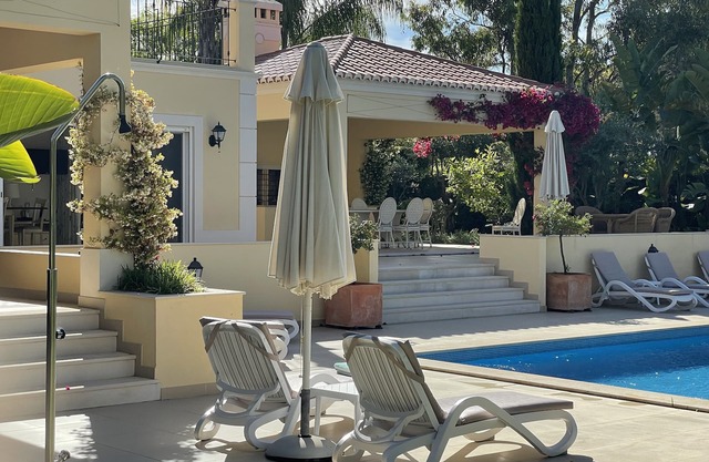 Luxurious Villa with Large Pool, central but quiet area of Vale do Lobo resort