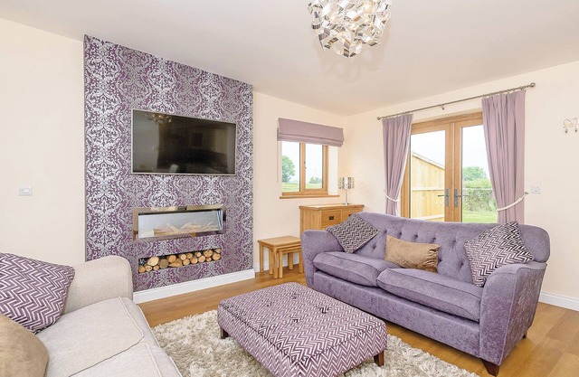 Luxuriously presented cottage with amazing countryside views.