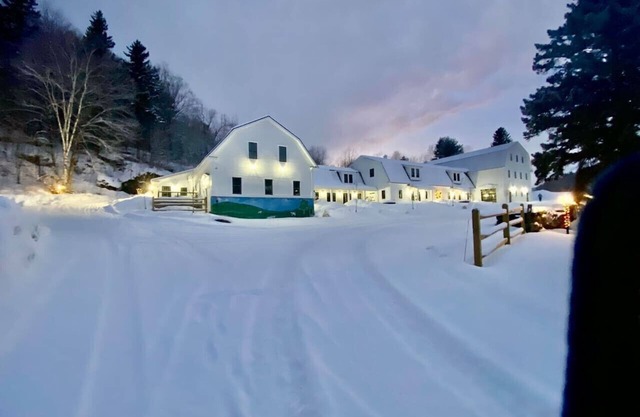 Luxury 1 Bedroom Lodge Unit 301