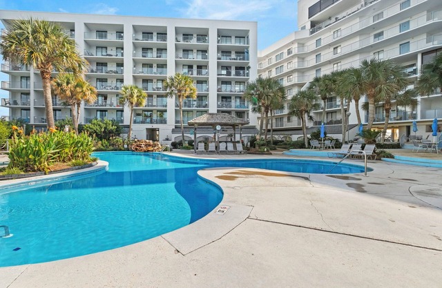 Luxury 1BR | Beach Access | Pool Tennis Boat Friendly | 305A