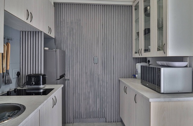 Luxury 1BR Stay w/Pool in Mossel Bay Golf Estate