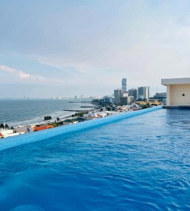 Luxury 2-Bedroom Apartment with amazing view - Infinity Pool and Rooftop in Building