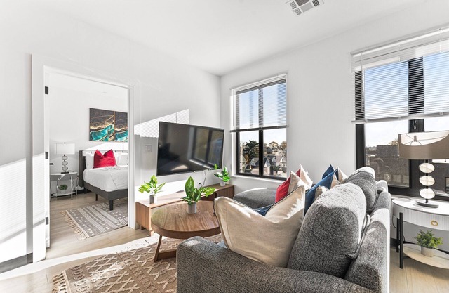 Luxury 2bd/2ba near Boston 4303