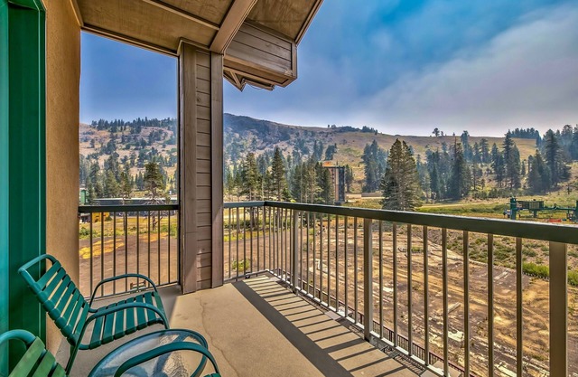 Luxury 2br + Loft, Lodge At Kirkwood Unbeatable Location 2 Bedroom Condo by RedAwning