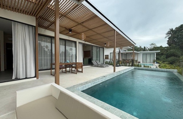 Luxury 3-bedroom villa with a large private pool in prime location - Koh Phangan