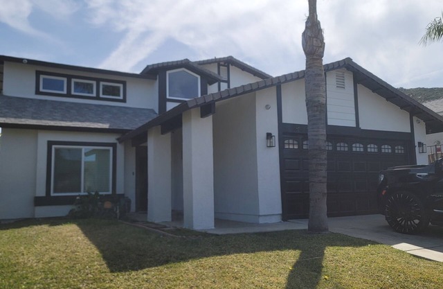 Luxury 3-bedroom house in beautiful Fontana with WiFi, AC. Enjoy your stay