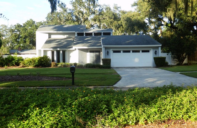 Luxury 3 BR 2 1/2 Bath pool home in South Lakeland Sleeps 7 ideally located