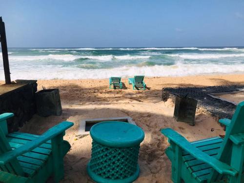 Luxury 3-BR Beach Front Villa with Staff