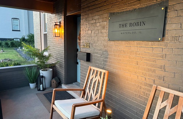 Luxury 3BR Cottage, King Beds, Spa-Style Baths and Outdoor Oasis