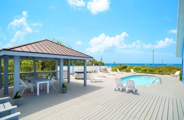 Luxury 4 Bdr Ocean View Home w/Pool + Hot Tub