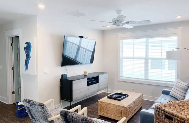 Luxury 4 Bdr Beachfront in Hilton Head- DC Breeze