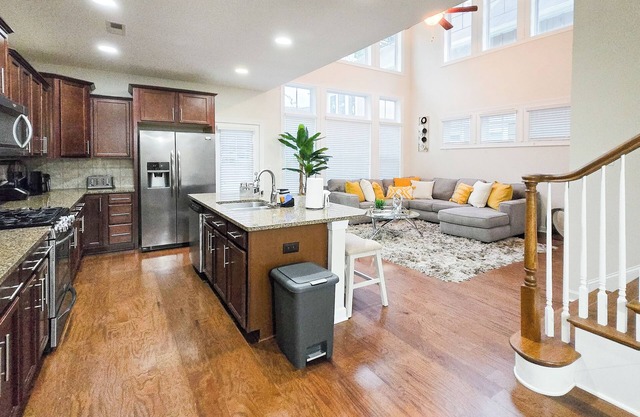 Luxury 4BR - 2 King and 2 Queen