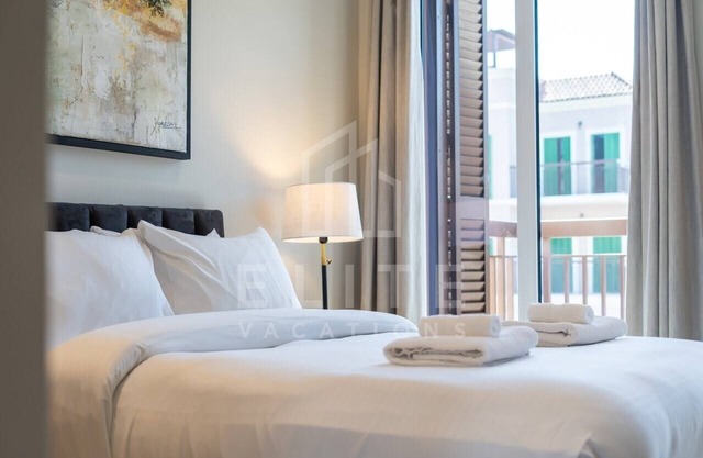 Luxury 4BR Villa with Private Beach and Burj Views