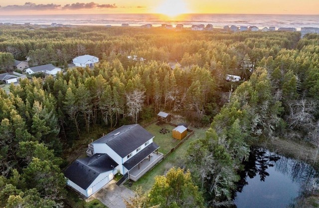 Luxury 5 bdrm | lighthouse view | dog friendly, ADA accessible