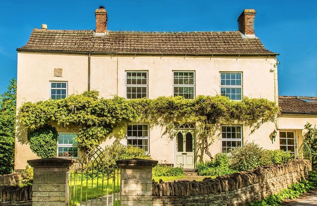 Luxury 6 Bed House, Hot Tub, Games Room and in Walking Distance to Village Pub