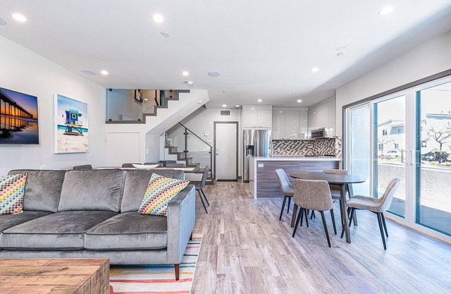 Luxury 8BR Retreat with AC | Modern Upgrades | 2 Oversized Rooftop Decks!