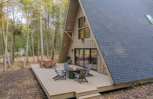 Luxury A-Frame w/Lake Access, Great For Families
