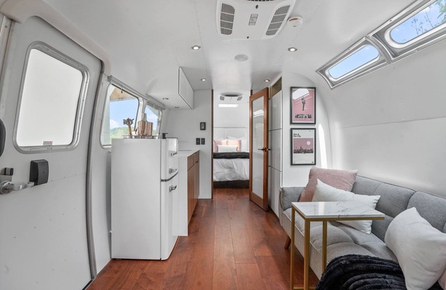 Luxury Airstream Glamping Cosmopolitan Unit 4 of 6, On-Site Hiking, Sauna