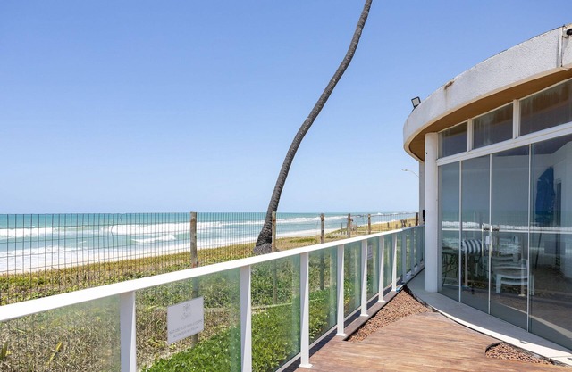 Luxury and comfort right on the beach in Barra de São Miguel