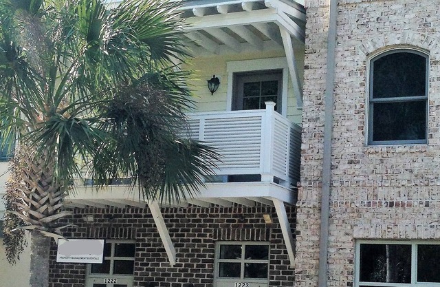 Luxury and Location ... In the Heart of Old Town Bluffton!!