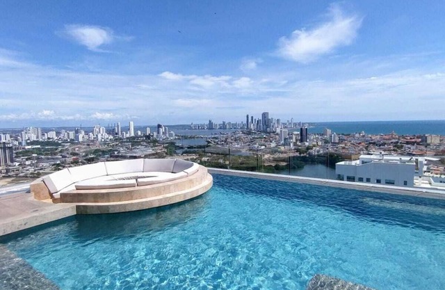 Luxury Apartment on 21th Floor
