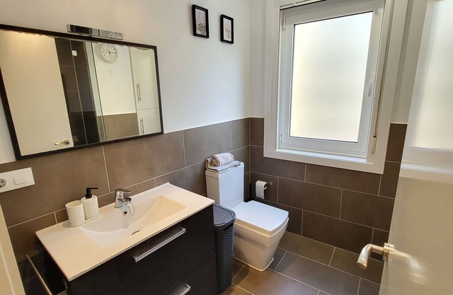 Luxury apartment, 2 bedrooms, 50 meters from the beach