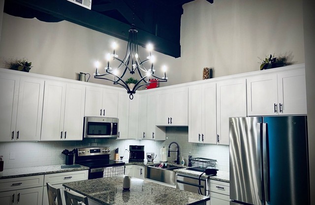 Luxury apartment 2BR/2BA in downtown Toccoa GA