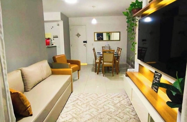 Luxury apartment in Recreio complete with suite, garage near the beach.