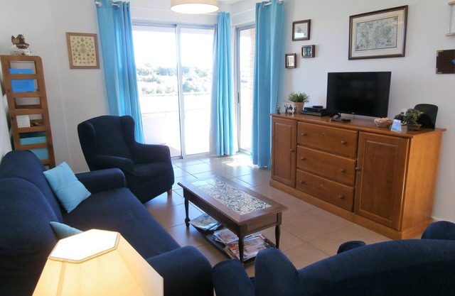 Luxury apartment in a private condominium, swimming pool, 250m from the beach.
