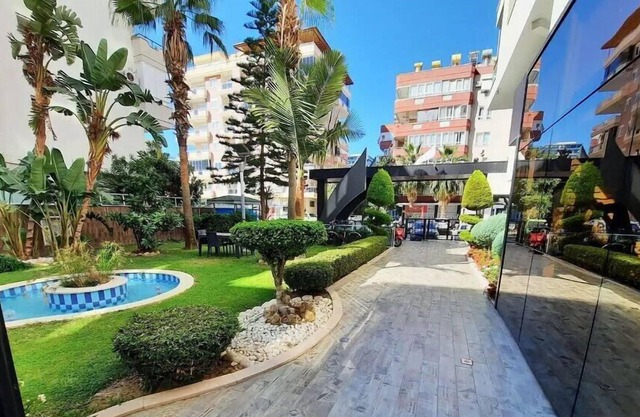 Luxury Apartment Mahmutlar with shared outdoor pool, jacuzzi & sauna