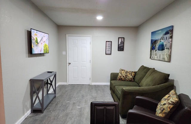 Luxury Apartment Unit 8