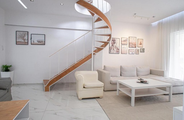 Luxury Apt 115m2