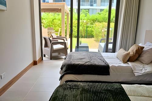 “Luxury Apt with Private Pool, Terrace & Beach Access”